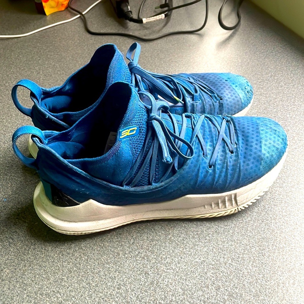 Hey! I’m selling custom designed Under Armour Curry 5’s for all my sport lovers.